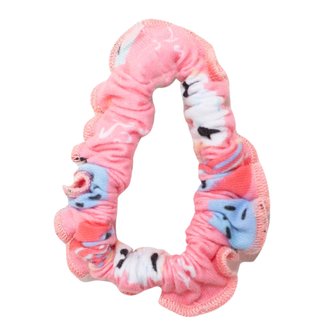 Passendes Haargummi für Mädchen im gleichen Design wie der Schlafanzug, perfekt, um das Outfit abzurunden.