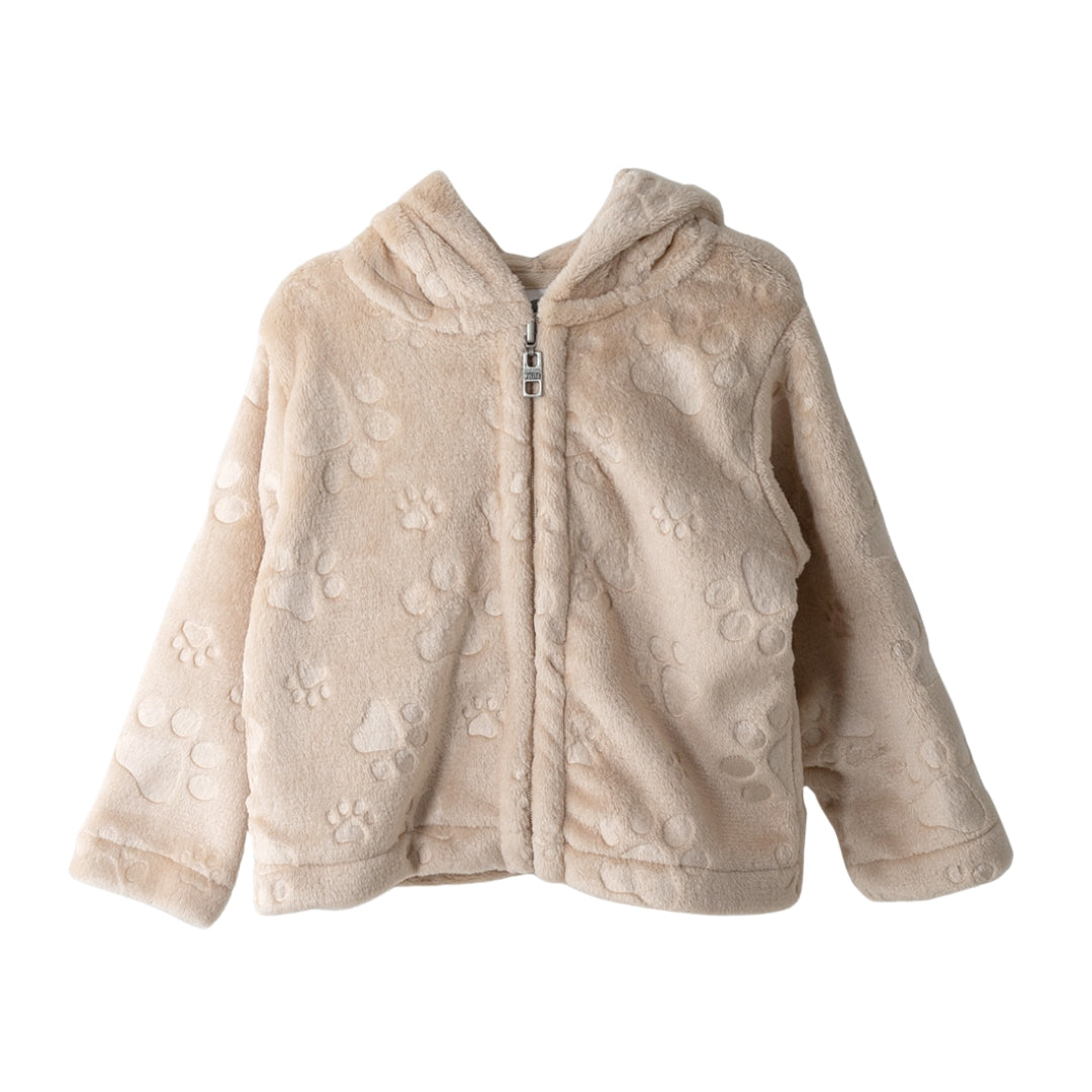 Vorderseite der flauschigen Kinderjacke in Khaki mit Pfotenprint und Kapuze mit Ohren