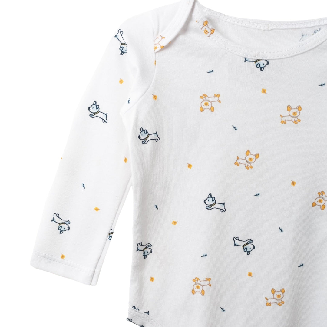 Langarm-Body mit Hündchen-Print, praktische Druckknöpfe und weiche Baumwolle für Babys empfindliche Haut.