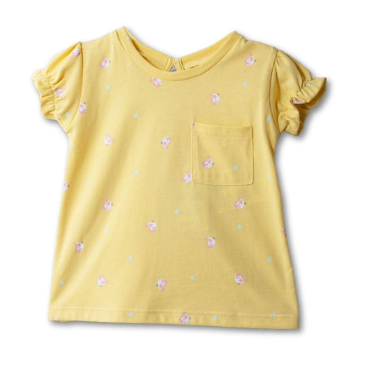 Weiches, sonnengelbes Kurzarm T-Shirt mit süßem Vögelchen-Print für kleine Entdeckerinnen – komfortabel und stylisch.