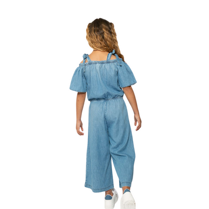 Rückseite des lässigen Jumpsuits mit elastischer Taille und lockerem Sitz