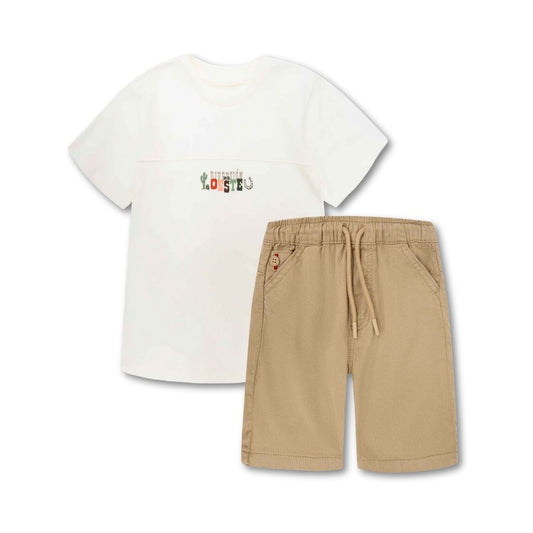 Flach gelegtes Set aus T-Shirt und Bermuda für Jungen in Marfil und Sand